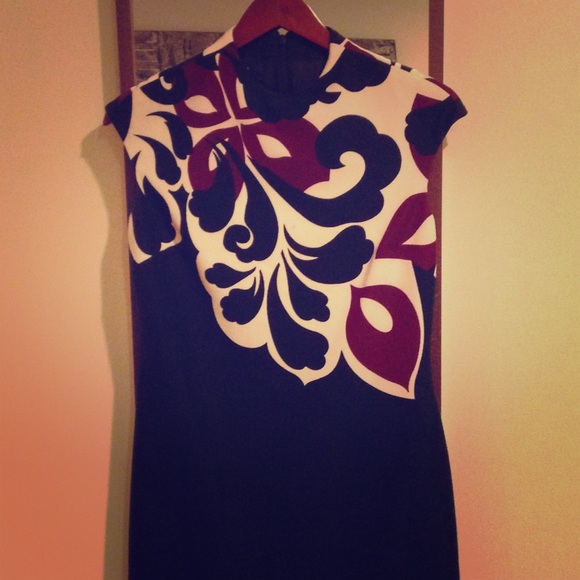 LAST CHANCE!!! Nine West // black floral dress