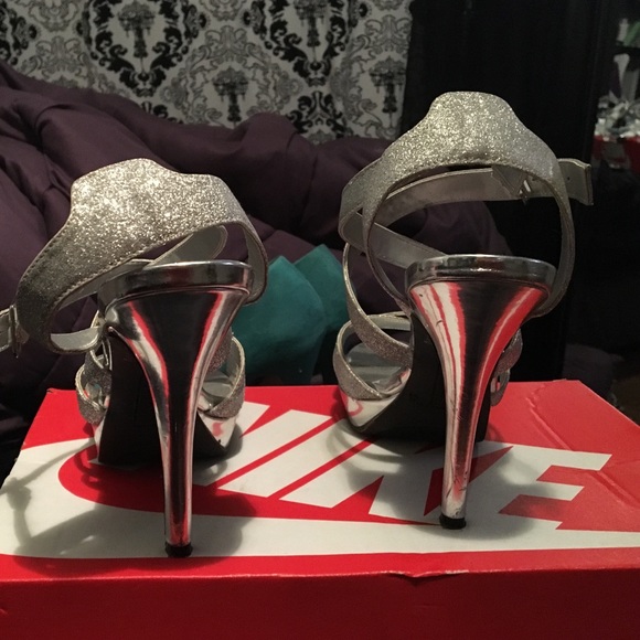 Silver sparkly heels - Picture 2 of 2