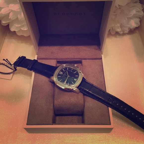 ✨100% Authentic Burberry Men "The Britain" Watch ✨