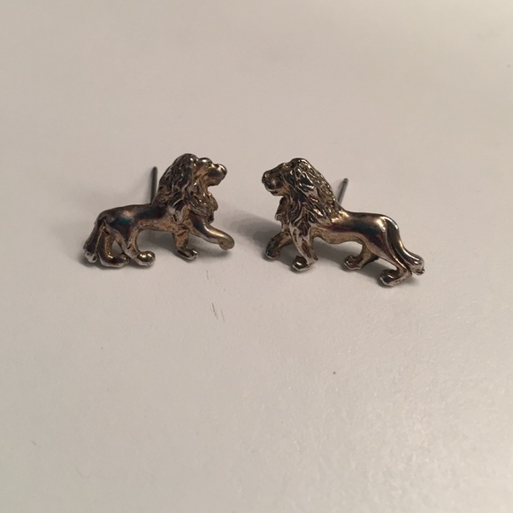 Urban Outfitters Leo Earrings - Picture 2 of 4