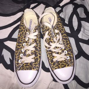 Cheetah print Converse