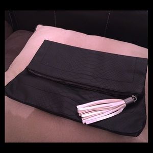 ♠️Spacious snake skin black clutch ♠️