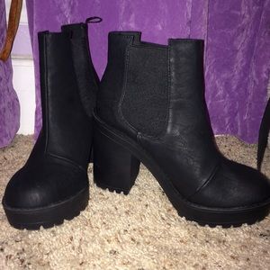 H&M black Chelsea boot