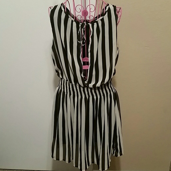 SOLD: Black & ivory vertical striped dress - Picture 3 of 4