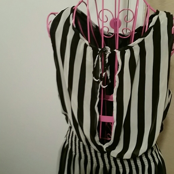 SOLD: Black & ivory vertical striped dress - Picture 4 of 4