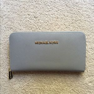 MK look like brand new wallet