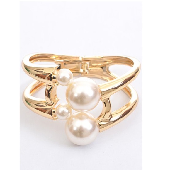 💲SALE💲Cultured Pearl Cuff Bracelet