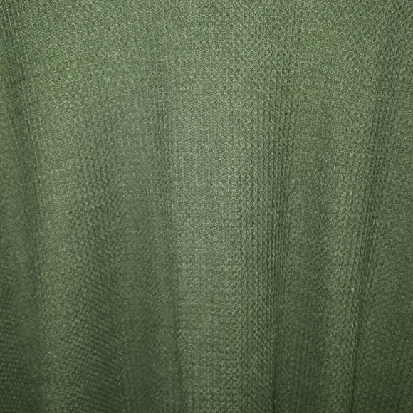 Olive Top! - Picture 3 of 3