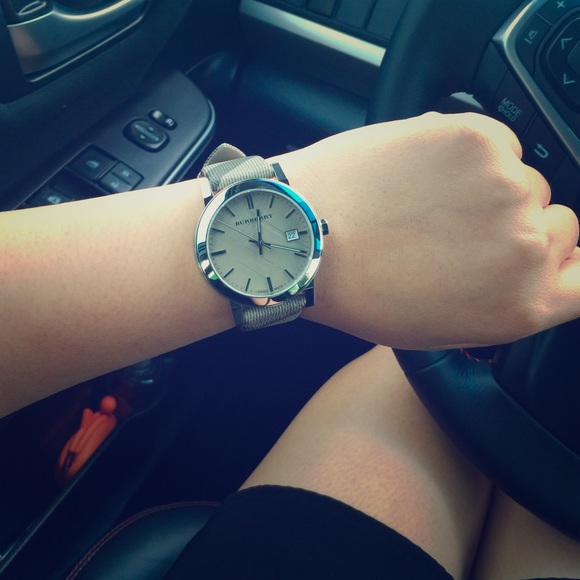 💟💯 Authentic Burberry "The City" Watch 💟