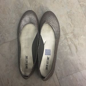 Trendy glittery ballet flats!