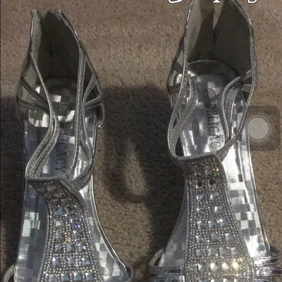 High heels - Picture 2 of 2