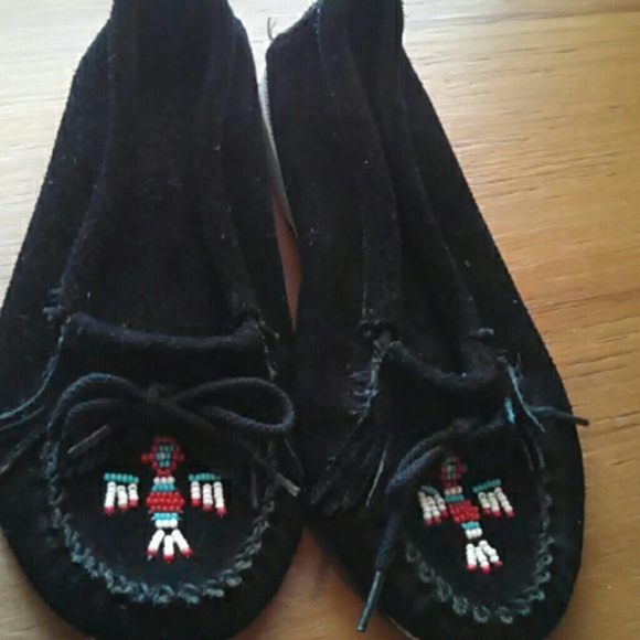 🌹 Black Minnetonka Moccasins 🌹