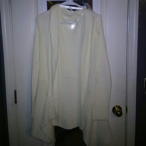 White long sleeve cardigan