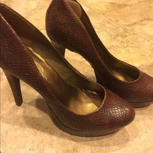 Jessica Simpson brown snake skin pumps, 7.5
