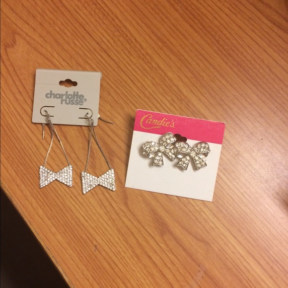 Bow earrings