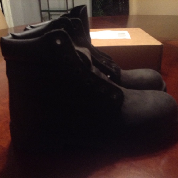 Black timberlands authentic 😊