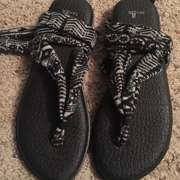 Sanuk yoga shoes