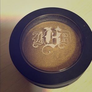 KAT VON D METALLIC GOLD EYESHADOW