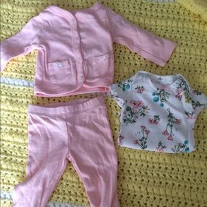 Newborn layette set