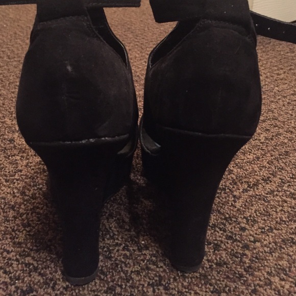 Black wedges size 8 - Picture 3 of 3