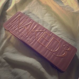 Urban Decay Naked3 eyeshadow palette