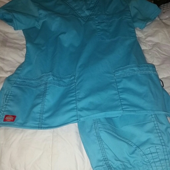 XS SCRUBS