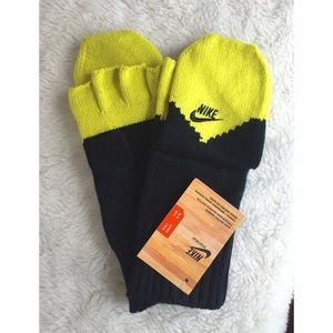 NIKE Retro Series Fingerless Gloves/ Mittens