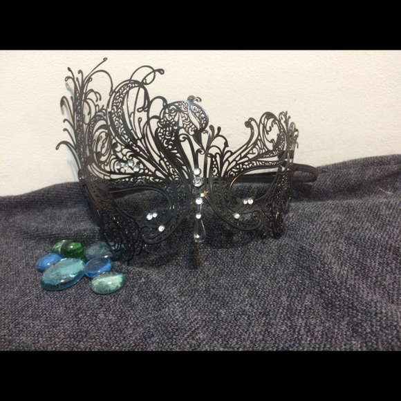 Elegant masquerade mask!