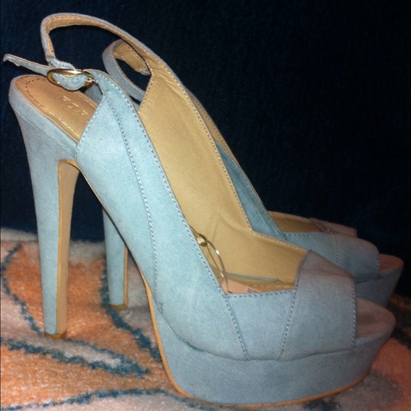 Platform Heels - Picture 2 of 3