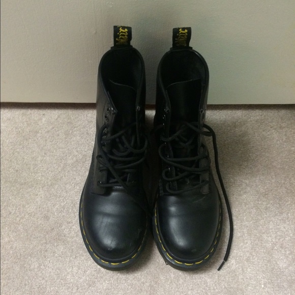 Dr Marten 8 eye women's 1460 boots
