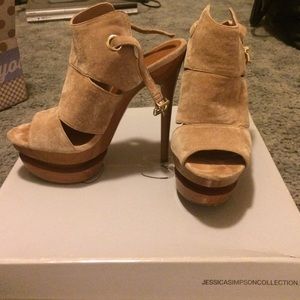 Open toe suede wooden heel