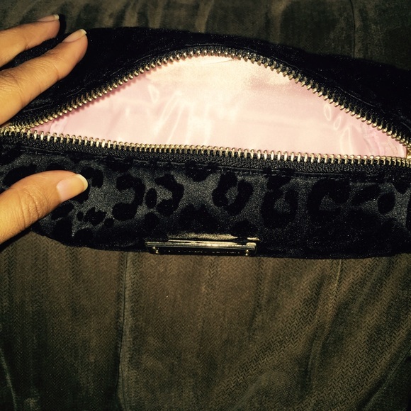 VS Cosmetic Bag - Picture 2 of 3