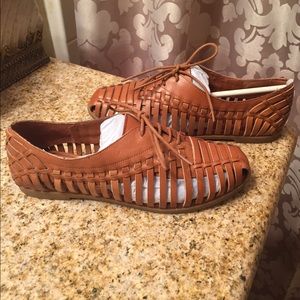 Jessica Simpson Tan Shoes Sz. 6