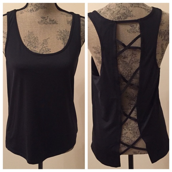 Onzie black top