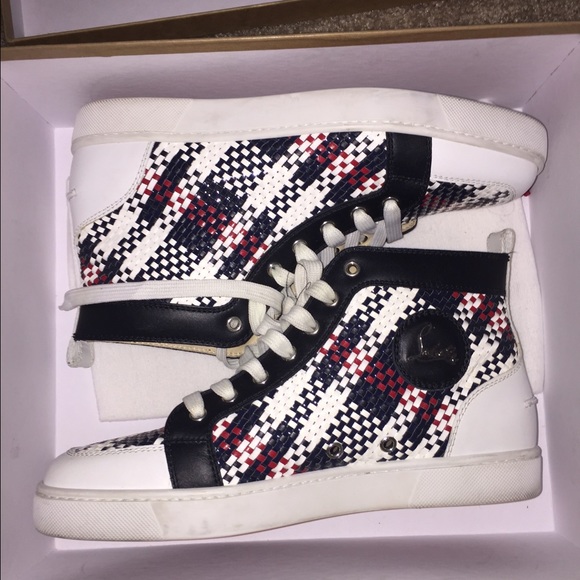 Does not fit.. Wore a few times - Picture 2 of 2