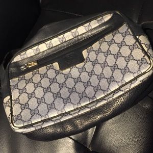 Authentic Gucci cross body purse