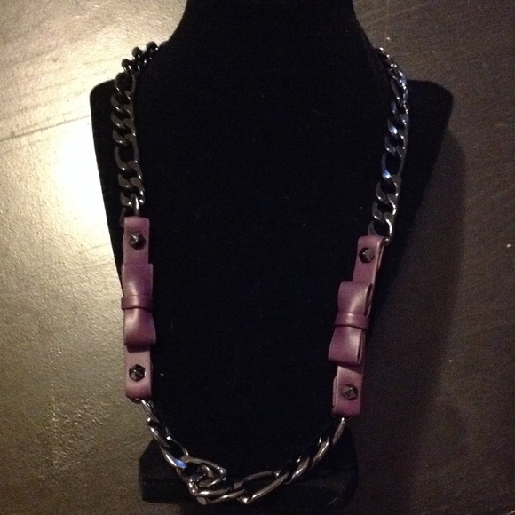 BCBG generation necklace☃