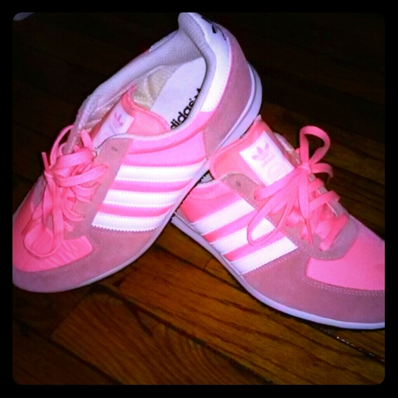 Adidas Shoes - 🎊PRICED TO SELL🎊 Adidas Pink sz 7