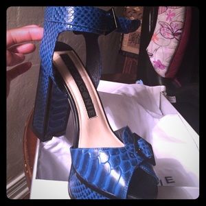 Nasty gal / Kat Maconie blue. Snake platform