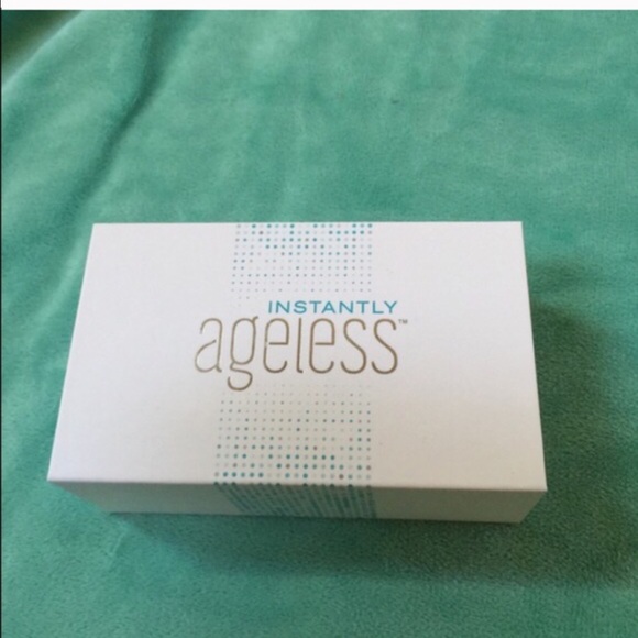 2 boxes of Jeunesse instantly ageless