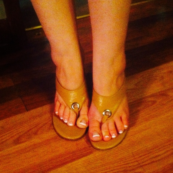 Banana Republic brown leather heels