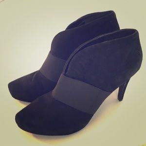 Black Gianni Bibi ankle booties worn once