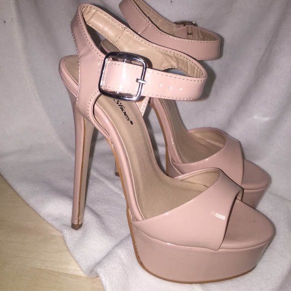 Patent nude sandals size 7 - Picture 4 of 4