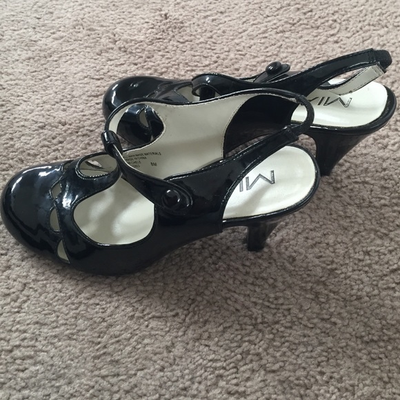 MIA High Heels - Picture 2 of 3