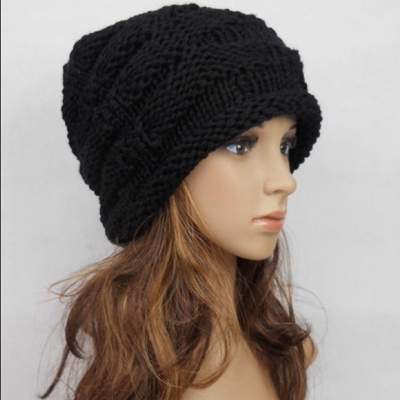 Accessories - Black handmade slouchy hat