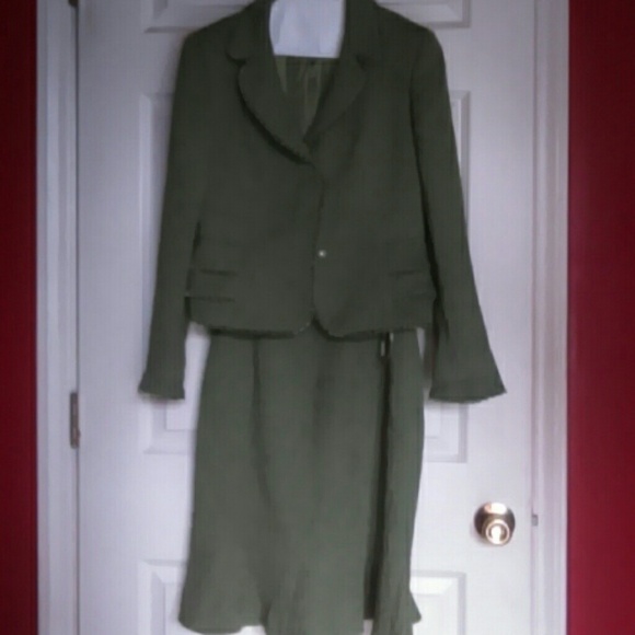 SUPER CUTE skirt set! - Picture 1 of 4