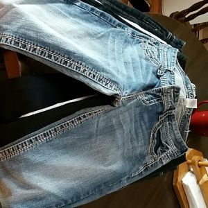 Maurices jeans