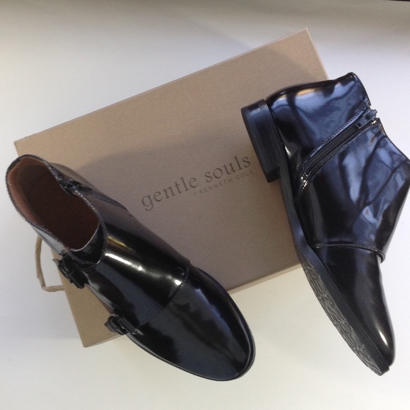 SOLD🌸NEW KENNETH COLE gentle souls patent boots 8 - Picture 2 of 4