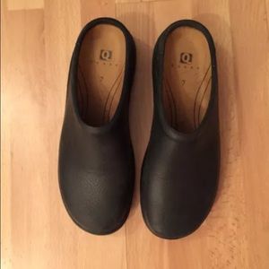 quark shoes clogs
