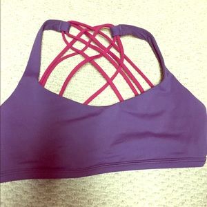 Lululemon sports bra